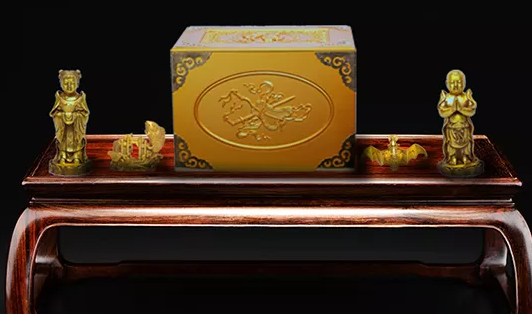 隨葬品在傳統(tǒng)葬禮中標(biāo)志墓主的身份、地位